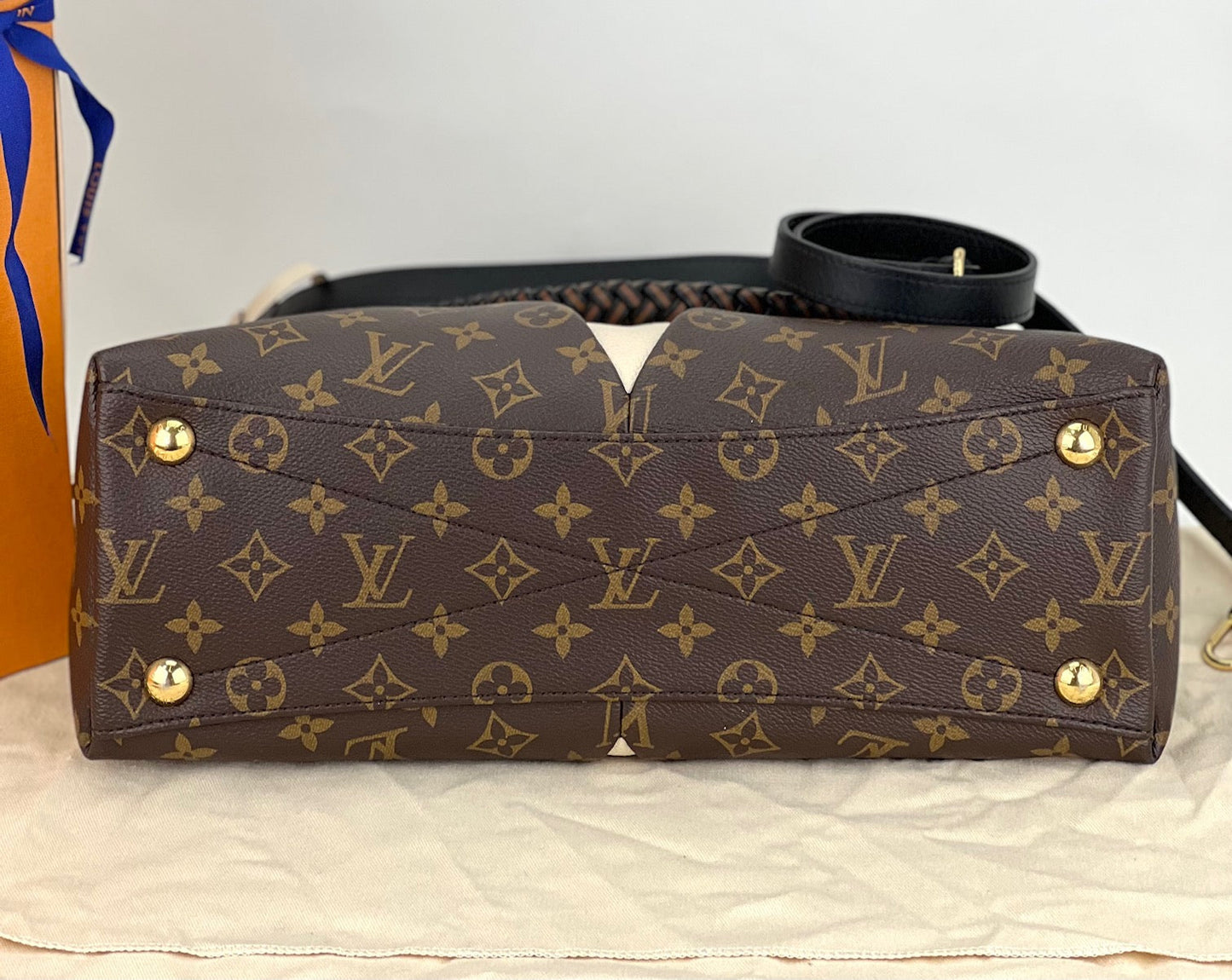 Louis Vuitton Monogram Braided V Tote MM White Leather Shoulder Hand Bag